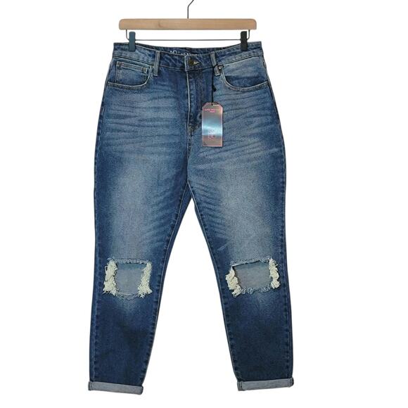 No Boundaries Super High Rise Mom Jean Straight Leg Distressed Knee Blue Size 11 - Picture 1 of 9